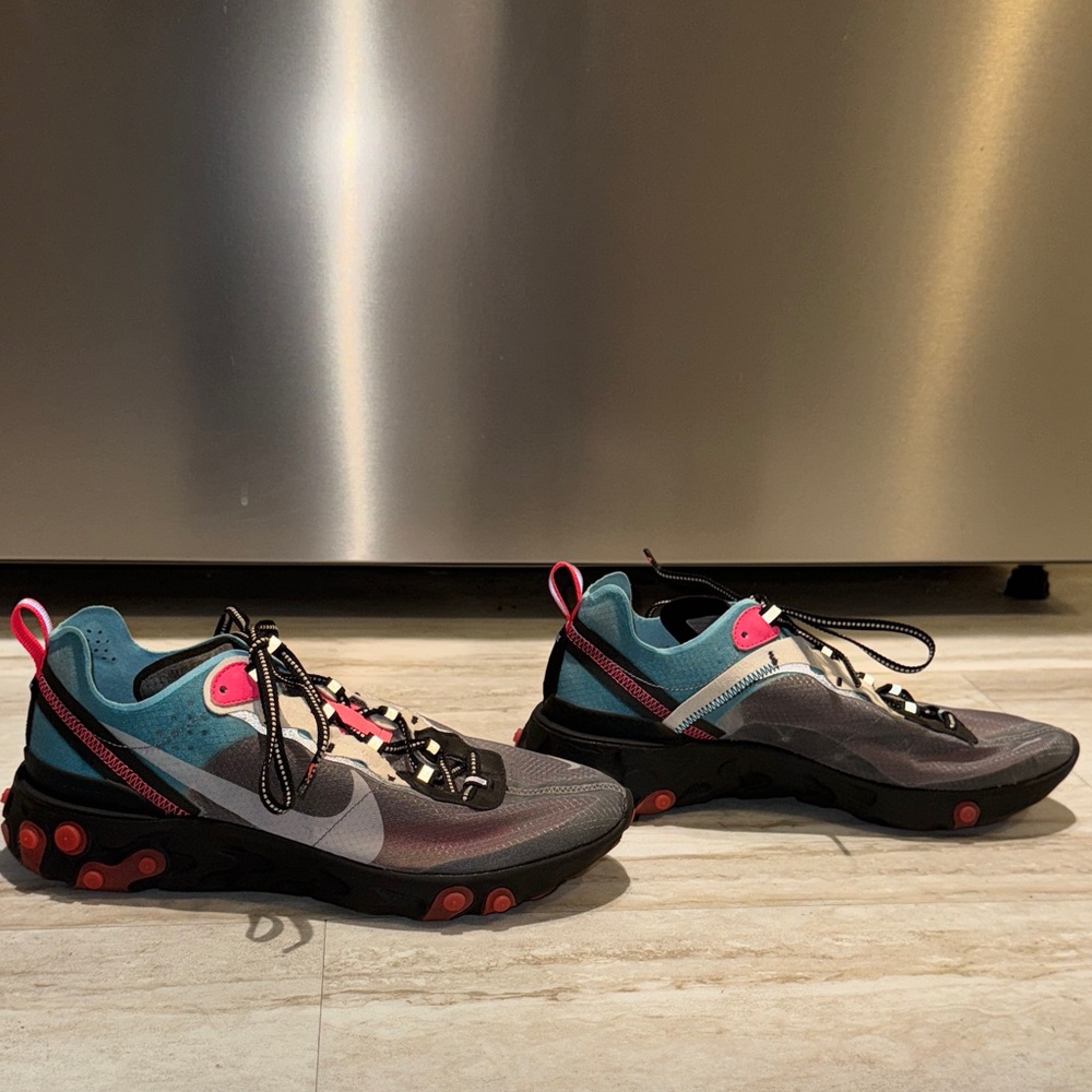 Nike React Element 87 Solar Red